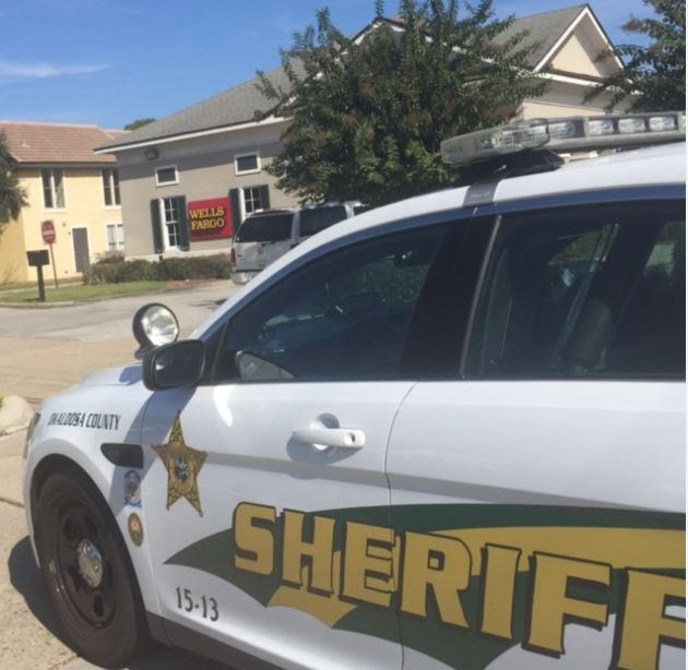 Wells Fargo Bank in Mary Esther Robbed