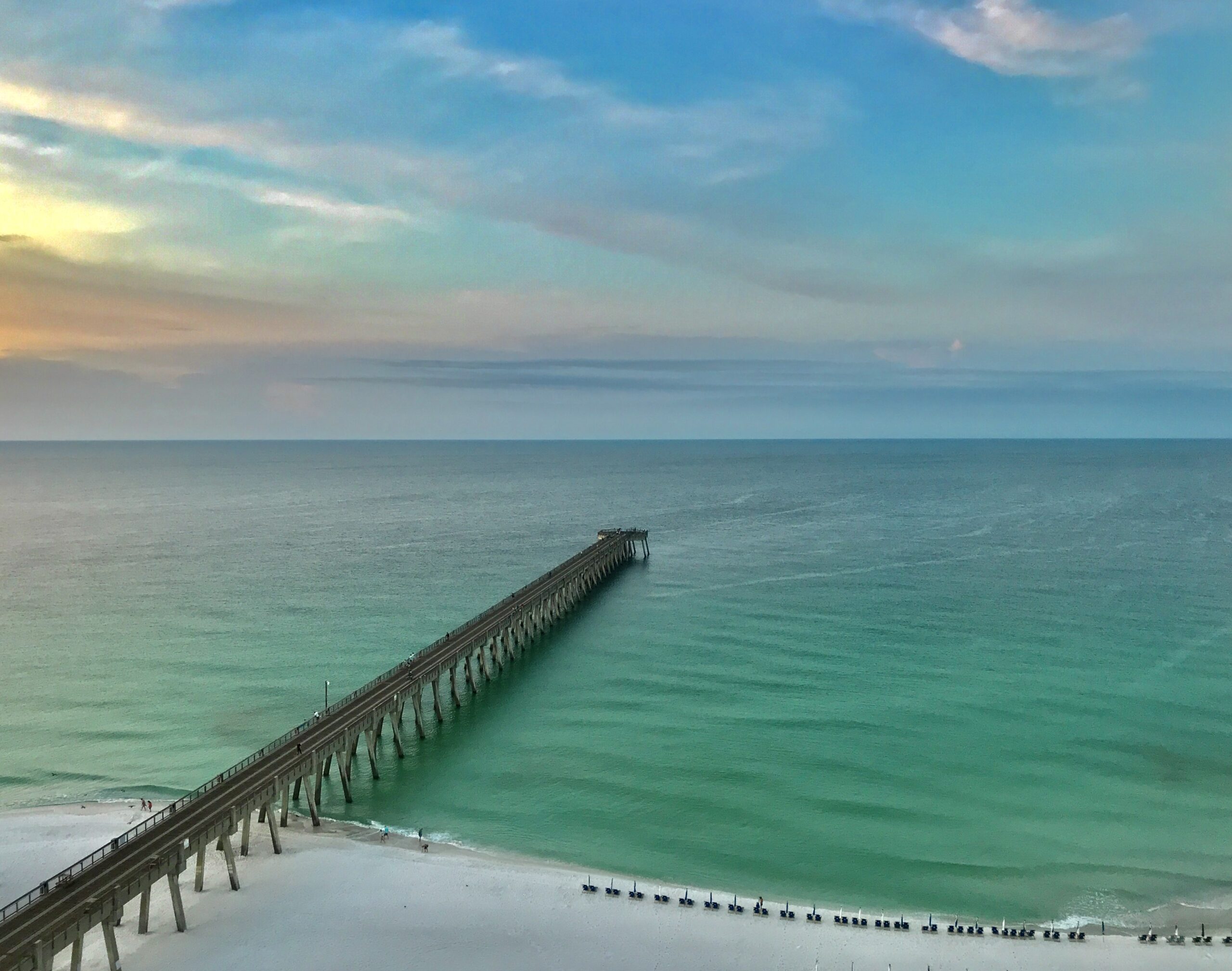 Navarre Press - The Navarre Beach Fishing Pier makes a great backdrop for  beach portraits. Today's Photo of the Day was taken by April Mayben on June  1. Send us your favorite